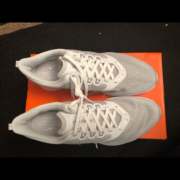Nike Men’s Zoom Strike White - Picture 3 of 6
